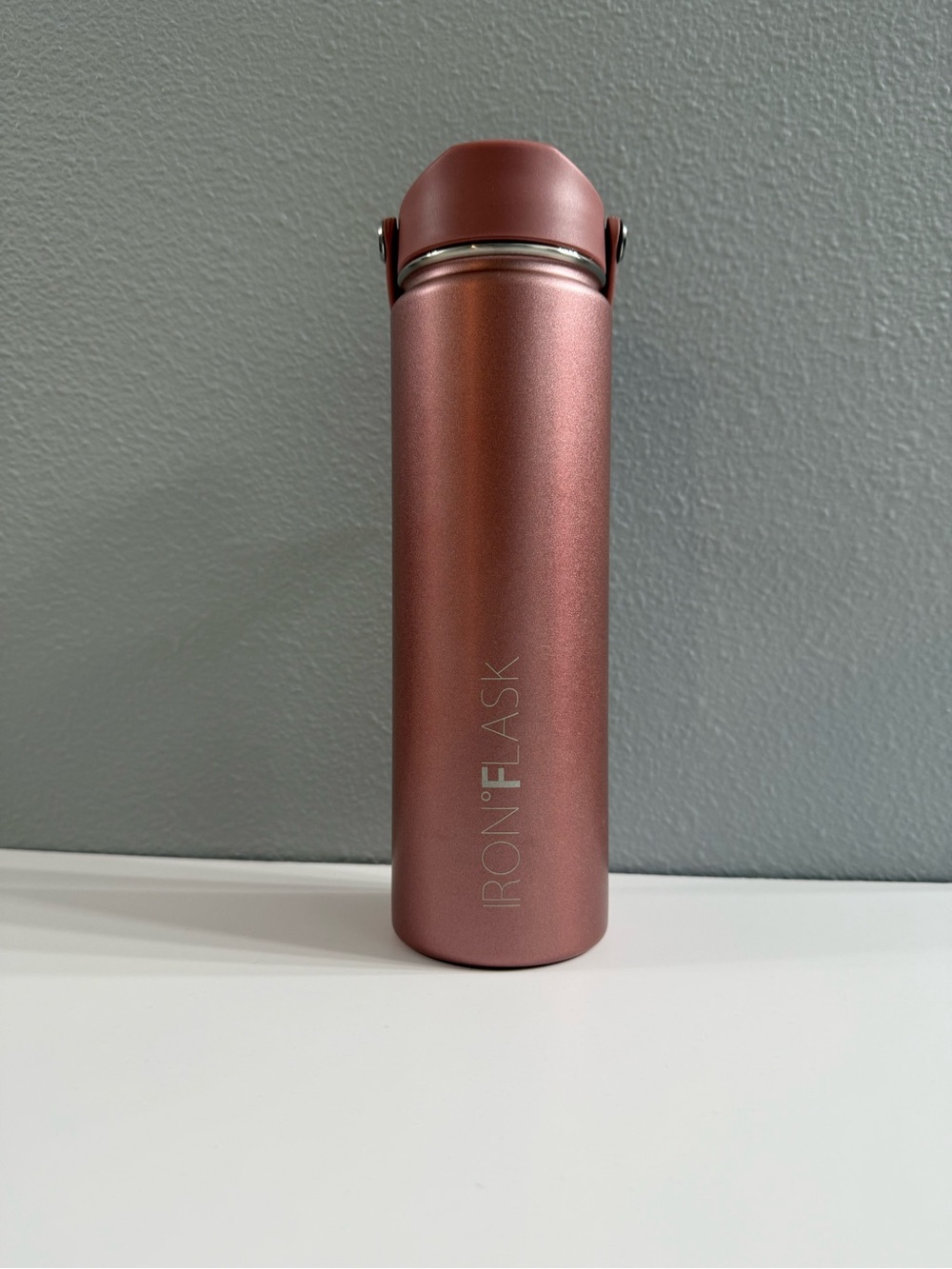 Iron Flask 22 oz Insulated Water Bottle Wide Mouth Flip Straw Lid NIB Rose Gold